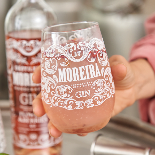 Gin Moreira Flowers and Berries